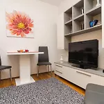 Apartment Adea