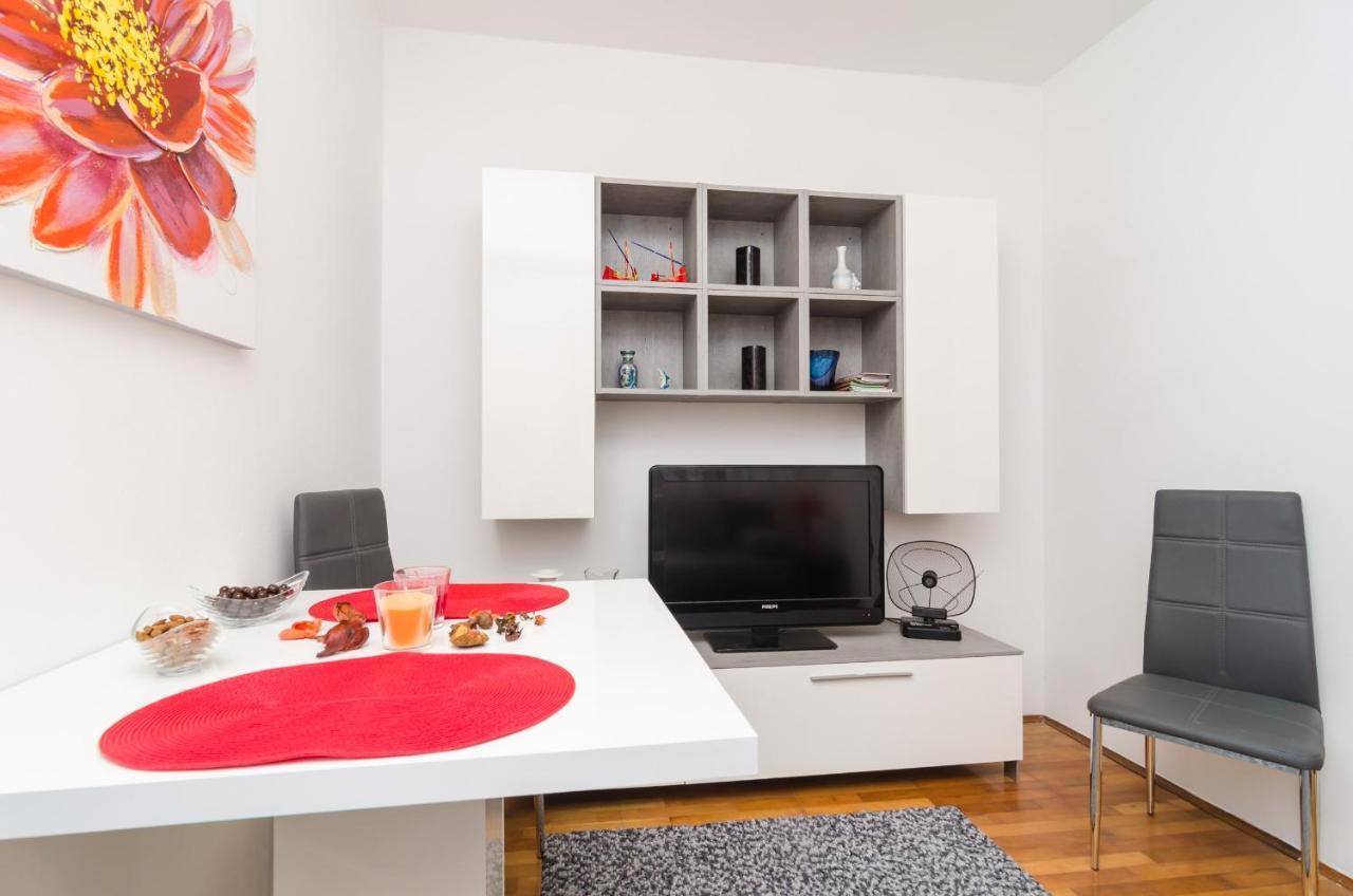 Adea Appartement *